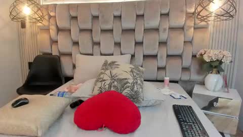 Jennsexy  online show from March 2025 12:00:02 AM