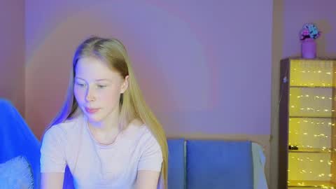 Snapshot of jenny_angelok chatting on April 2026 02:43:01 PM Next broadcast on December 05 subject to change online show from April 2026 02:43:01 PM