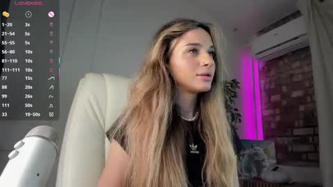 Snapshot of jenny_harringtons chatting on October 2025 07:34:01 AM jenny_harringtons online show from October 2025 07:34:01 AM