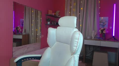 Snapshot of jenny_smitx chatting on February 2025 12:11:01 PM jenny_smitx online show from February 2025 12:11:01 PM