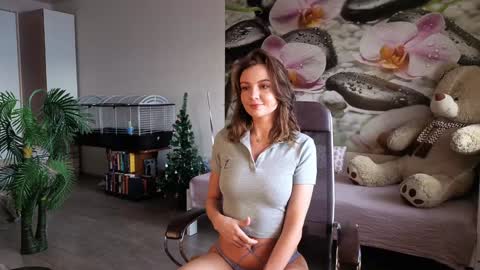 Snapshot of jennycutey chatting on January 2025 04:04:01 AM jennycutey online show from January 2025 04:04:01 AM