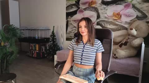 Snapshot of jennycutey chatting on January 2025 04:33:02 AM jennycutey online show from January 2025 04:33:02 AM