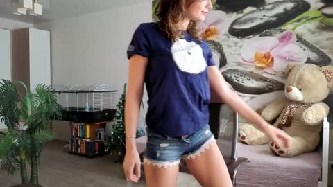 Snapshot of jennycutey chatting on January 2025 04:02:02 AM jennycutey online show from January 2025 04:02:02 AM