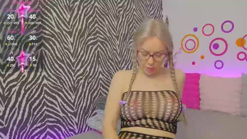 Snapshot of jennyshow chatting on February 2025 07:00:02 AM JennyShow online show from February 2025 07:00:02 AM