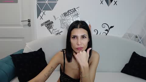 Snapshot of jennyxxx00 chatting on January 2025 12:19:02 PM Jenny online show from January 2025 12:19:02 PM