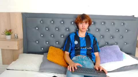 Snapshot of jermi_johnson chatting on September 2025 01:54:01 PM jermi_johnson online show from September 2025 01:54:01 PM