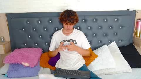 Snapshot of jermi_johnson chatting on September 2025 02:17:01 PM jermi_johnson online show from September 2025 02:17:01 PM