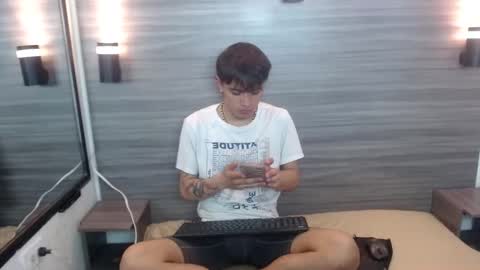 Jerom xx online show from October 2025 07:44:02 PM