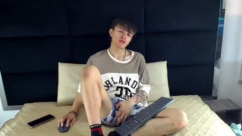 Jerom xx online show from October 2025 07:04:02 PM