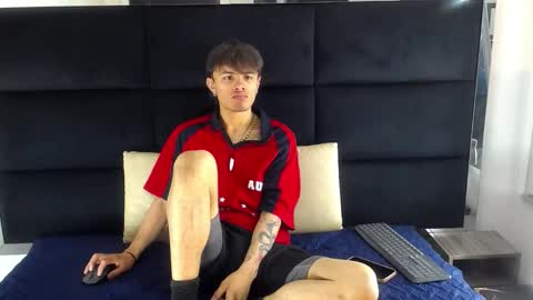 Jerom xx online show from November 2025 07:48:02 PM