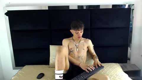 Jerom xx online show from November 2025 07:36:02 PM