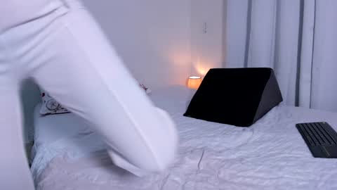 Snapshot of jess1ca_herrera chatting on February 2025 08:57:01 PM jessica herreraToday I will be your devil and you my victim online show from February 2025 08:57:01 PM