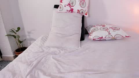 Snapshot of jess1ca_herrera chatting on February 2025 12:00:02 AM jessica herreraToday I will be your devil and you my victim online show from February 2025 12:00:02 AM