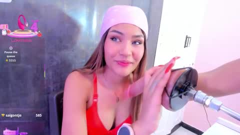 Jess  online show from November 2025 07:49:02 PM