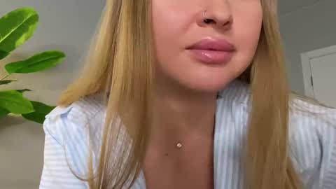 Jess online show from February 2026 05:05:02 PM