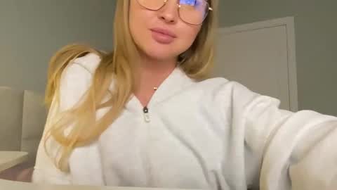 Jess online show from February 2026 03:18:02 PM