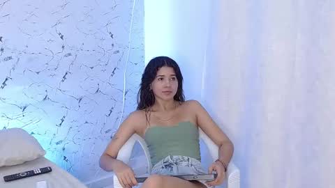 Snapshot of jessdant_luv chatting on September 2025 05:18:02 AM Hello we are Jesse and Dante. online show from September 2025 05:18:02 AM