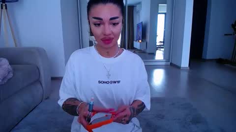 Jess online show from May 2026 10:00:01 AM