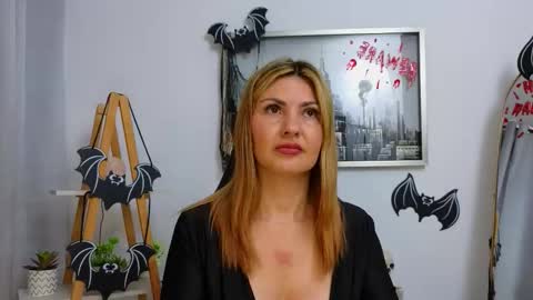 bella  adams online show from October 2025 10:03:02 PM