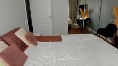 Jessica online show from November 2025 07:19:01 AM