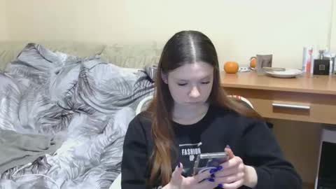 jessicaholland1 online show from April 2026 10:27:01 PM