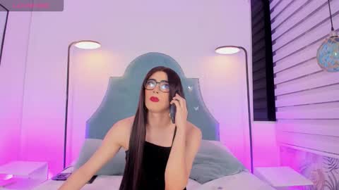 Snapshot of jessicameron chatting on February 2026 09:13:01 PM JESSI AND NAOMI online show from February 2026 09:13:01 PM