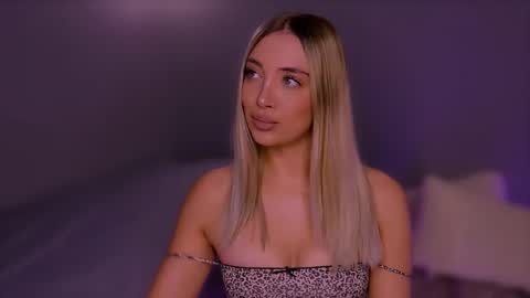 Snapshot of jessiellle chatting on October 2025 06:03:01 AM jessiellle online show from October 2025 06:03:01 AM