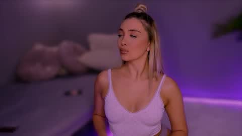 Snapshot of jessiellle chatting on October 2025 05:02:02 PM jessiellle online show from October 2025 05:02:02 PM