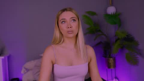 Snapshot of jessiellle chatting on November 2025 06:45:01 AM jessiellle online show from November 2025 06:45:01 AM