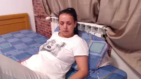 jessiestar3 online show from August 2026 10:45:01 PM