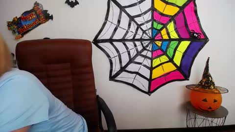 Jess online show from October 2025 07:22:01 AM