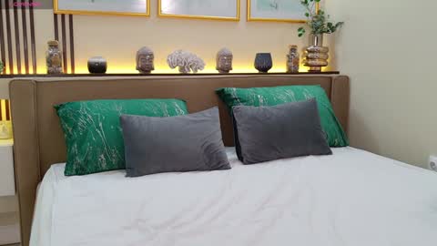 Francesca online show from December 2024 01:40:01 PM