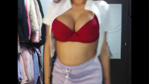 Jessy online show from May 2026 04:12:02 PM