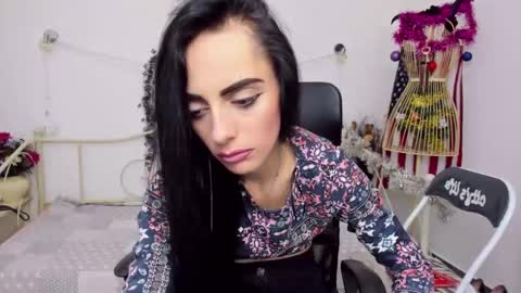 Snapshot of jessystarrr chatting on December 2024 05:54:02 PM Jessy online show from December 2024 05:54:02 PM
