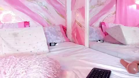 Snapshot of jessyzoe chatting on April 2026 05:52:01 PM Jessy online show from April 2026 05:52:01 PM
