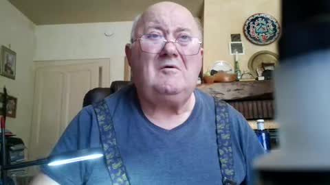 guy online show from April 2026 02:04:02 PM