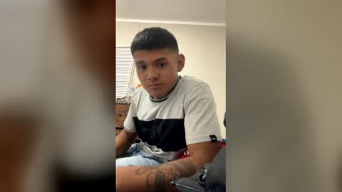 jesusluvs25 online show from December 2025 05:57:01 AM