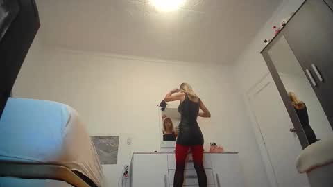 Snapshot of jesyruby21 chatting on November 2025 07:10:01 AM jesy online show from November 2025 07:10:01 AM