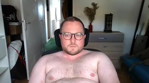 jeuneloup92 online show from September 2025 03:38:02 PM