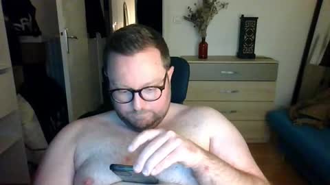 jeuneloup92 online show from January 2026 05:48:02 PM