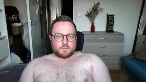 jeuneloup92 online show from March 2026 05:41:01 PM