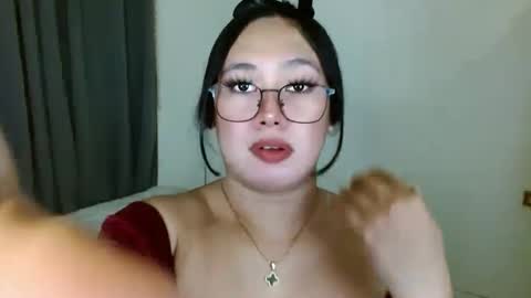 Snapshot of jewel_28 chatting on December 2024 04:19:02 PM Jewel online show from December 2024 04:19:02 PM