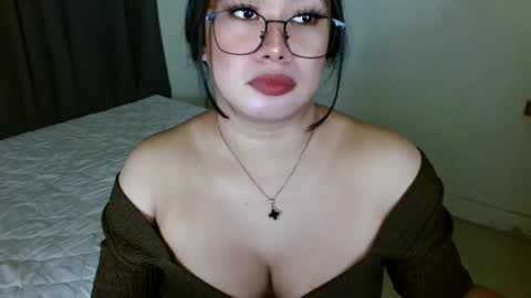 Snapshot of jewel_28 chatting on January 2025 06:35:01 PM Jewel online show from January 2025 06:35:01 PM