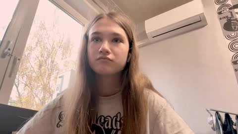 Helgi online show from October 2025 09:17:01 AM