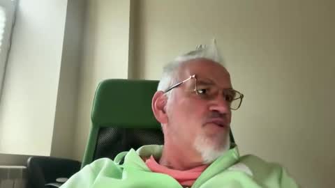 Snapshot of jewlronny chatting on September 2025 12:32:02 PM jewlronny online show from September 2025 12:32:02 PM