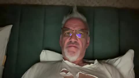 Snapshot of jewlronny chatting on October 2025 06:27:02 PM jewlronny online show from October 2025 06:27:02 PM