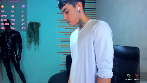 Snapshot of jharol_cardona chatting on January 2025 01:34:02 AM Jharol online show from January 2025 01:34:02 AM