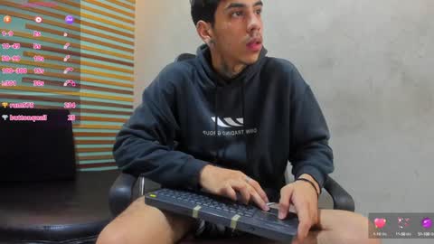 Snapshot of jharol_cardona chatting on January 2025 01:20:01 AM Jharol online show from January 2025 01:20:01 AM