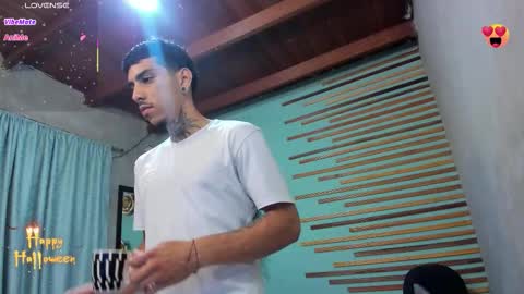 Snapshot of jharol_cardona chatting on October 2025 01:19:01 AM Jharol online show from October 2025 01:19:01 AM