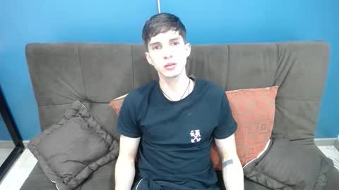 Jheampiero online show from November 2025 02:10:02 PM